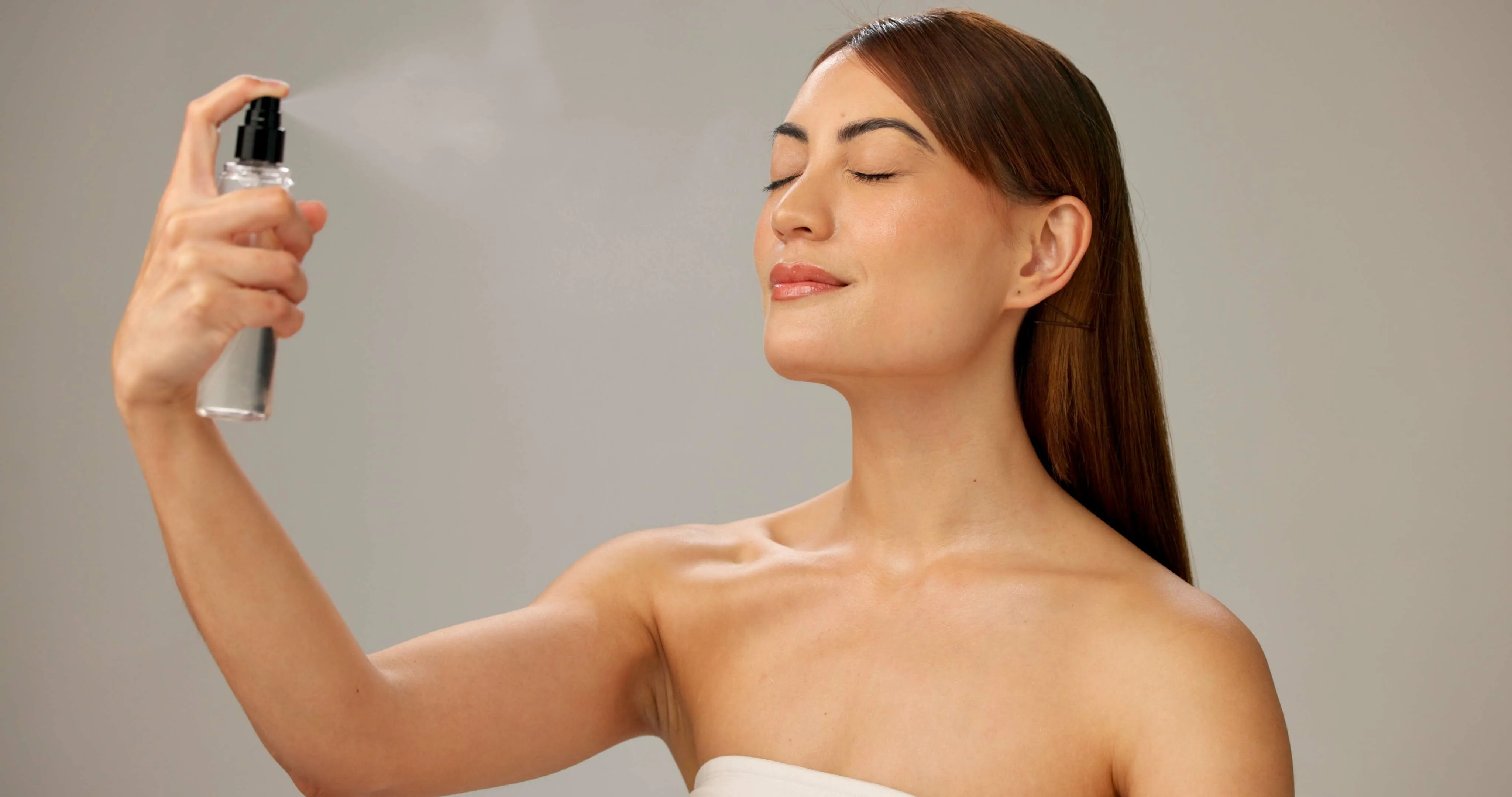 Instant Makeup Technology Spray-On vs. Traditional Tools
