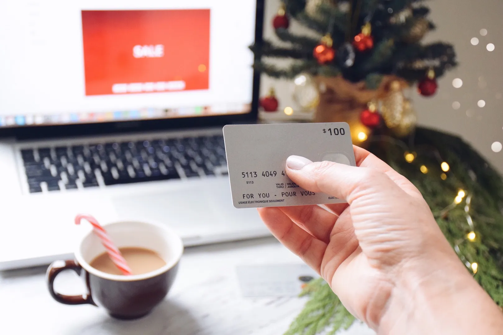 How to Save Money This Holiday Season